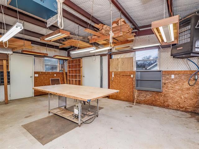 Building Photo - 2008 10th St