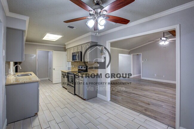 Building Photo - 1642 Belltower Dr