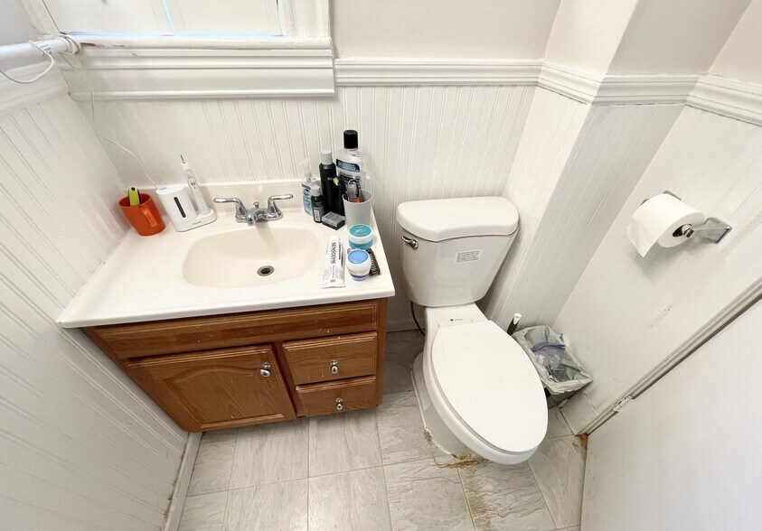 Building Photo - 22 Parker Hill Ave