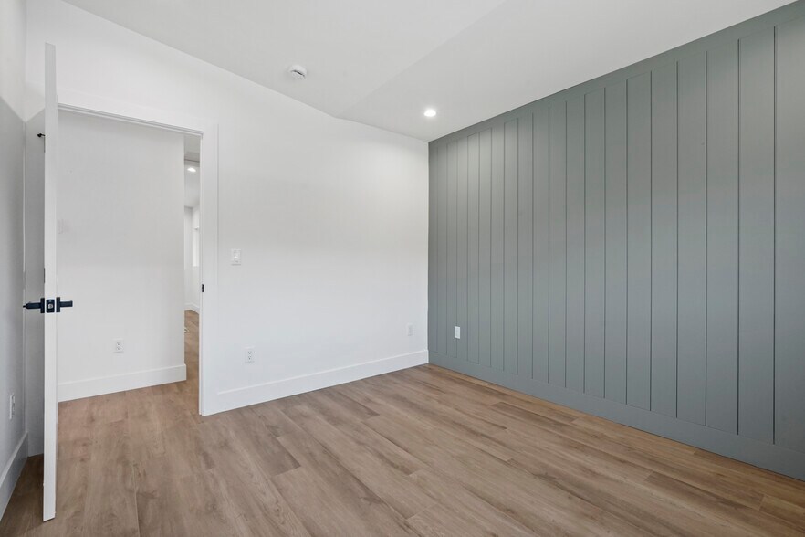 Building Photo - 10028 Shoup Ave