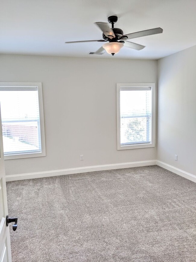 Building Photo - 8100 Lenox Creekside Dr