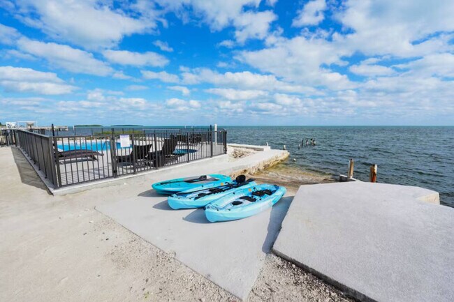 Building Photo - 99 Seaside Ave