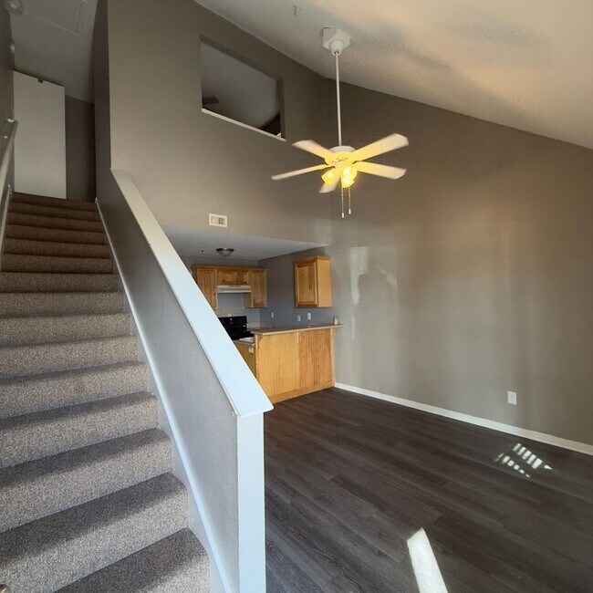 Primary Photo - $500 Off 1st Full Month!* All Utilities In...