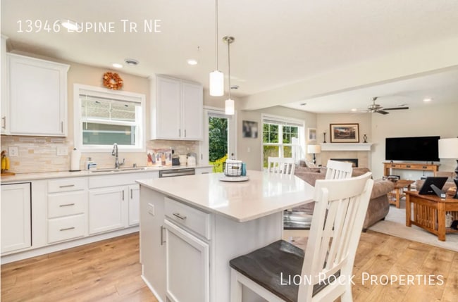 Building Photo - 13946 Lupine Trail NE