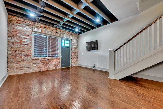 Building Photo - 202 Barristers Ct