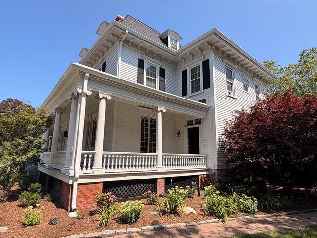 Building Photo - 412 Bellevue Ave