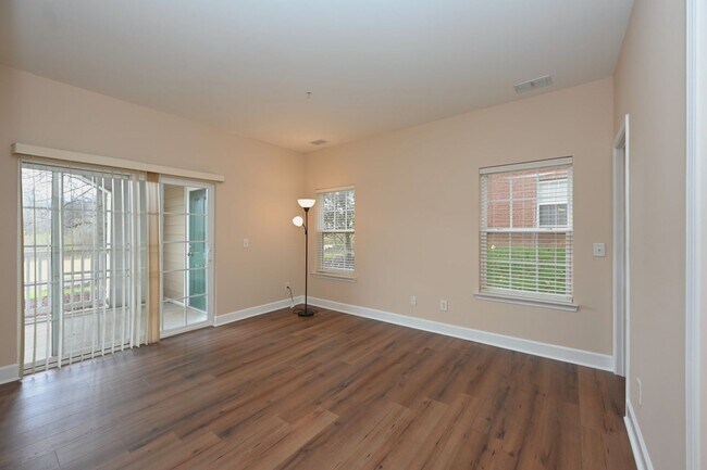 Building Photo - **PRISTINE GARDEN-LEVEL CONDO ON THE FIRST LEVEL NEAR PAVILION AND COMMUNITY GREEN SPACE**
