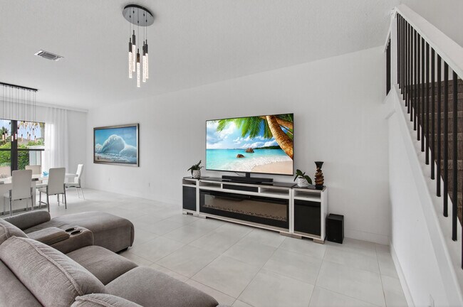 Building Photo - 17222 Blue Bayou Dr