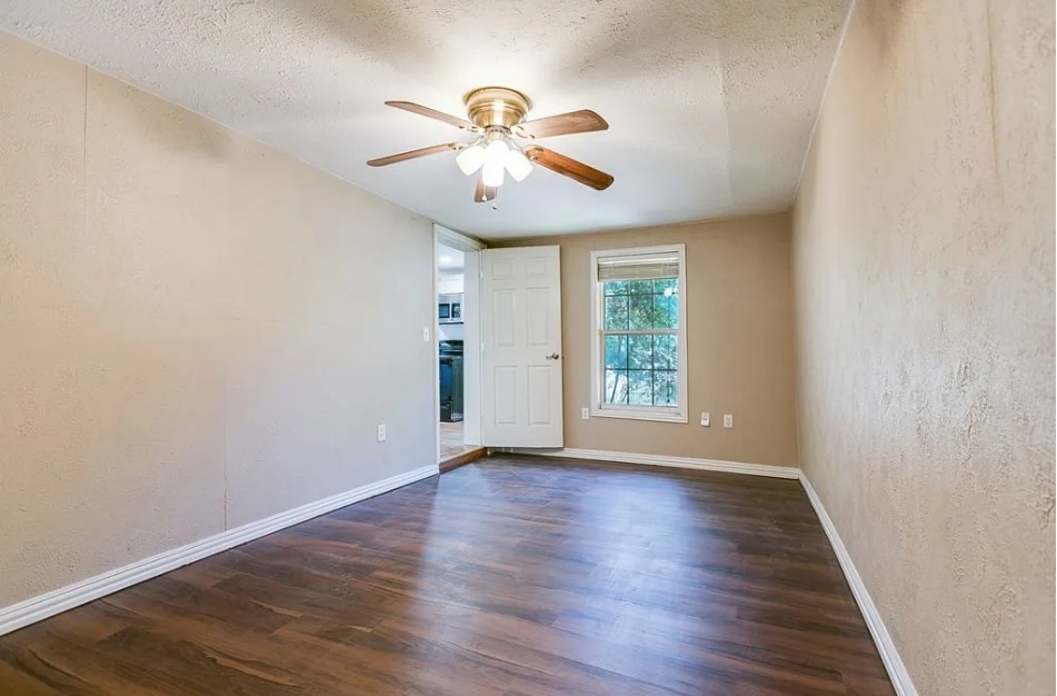 Bedroom 1 - 1312 Rio Grande St