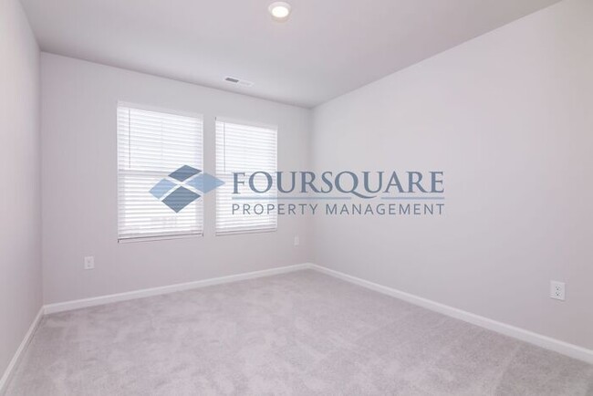 Building Photo - New Townhome | Washer/ Dryer Included |Fib...