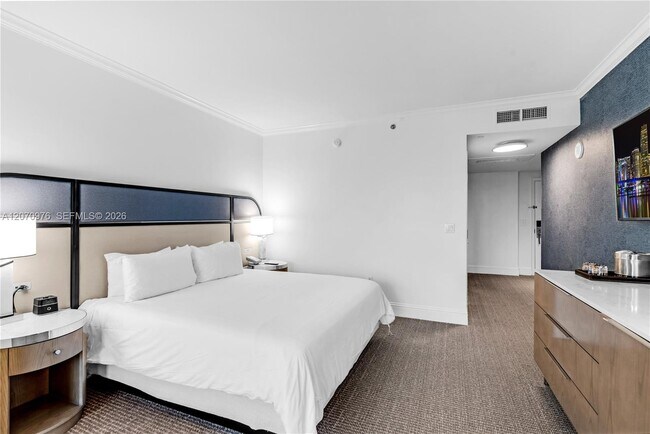 Building Photo - 4401 Collins Ave