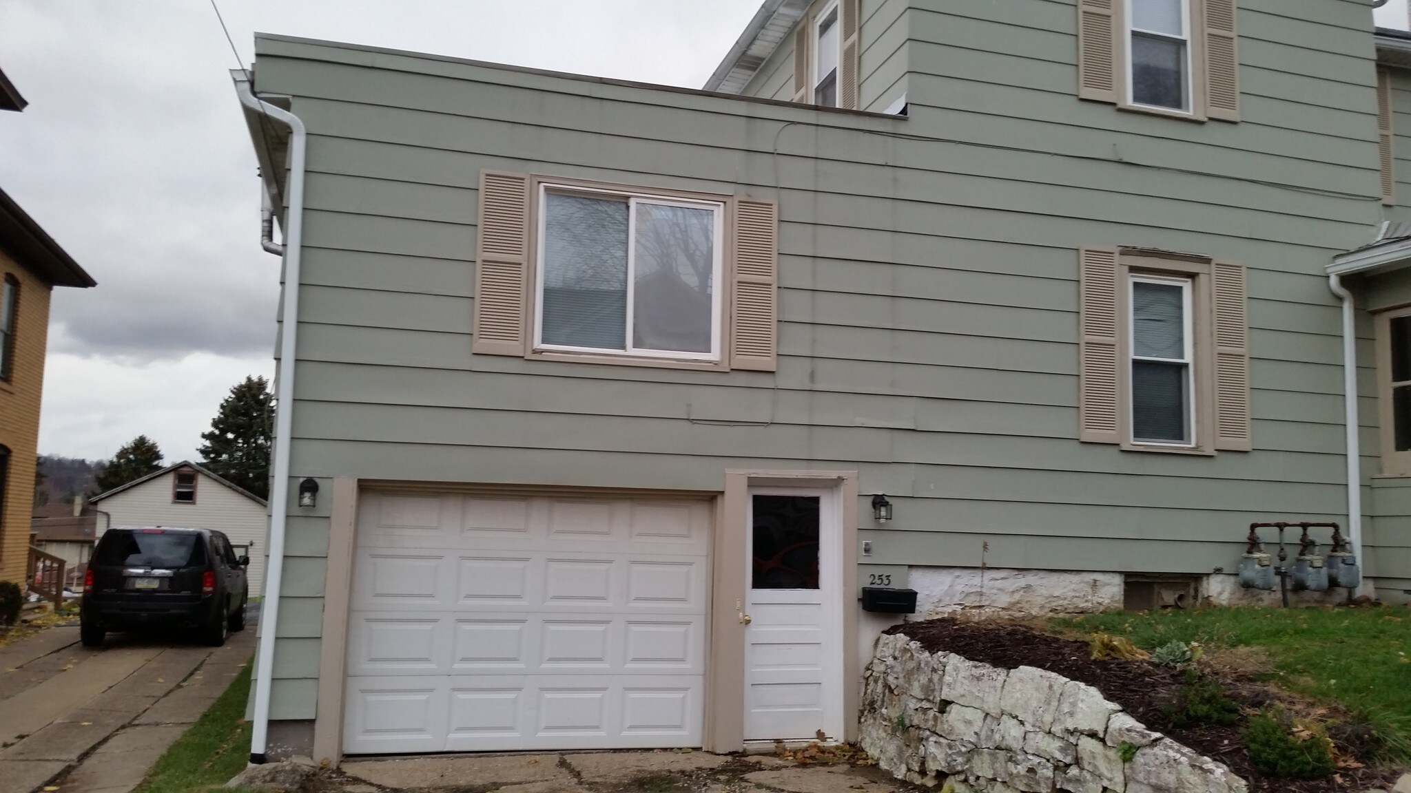 Building Photo - 253 Church St