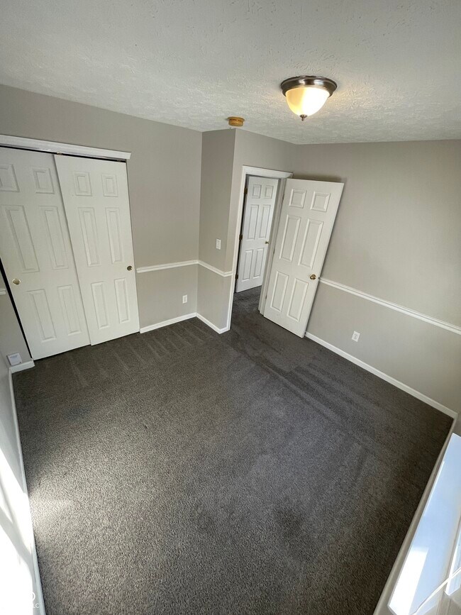 Building Photo - 612 Scotch Pine Dr