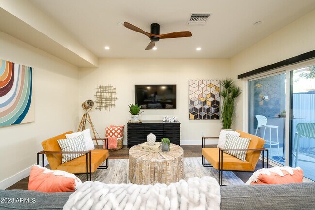 Building Photo - Exclusive Urban Sanctuary—Sophisticated Townhouse in Vibrant Phoenix