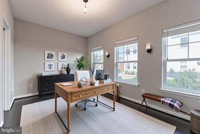 Building Photo - 14302 Potomac Heights Ln