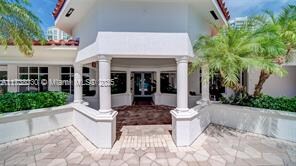 Building Photo - 20000 E Country Club Dr