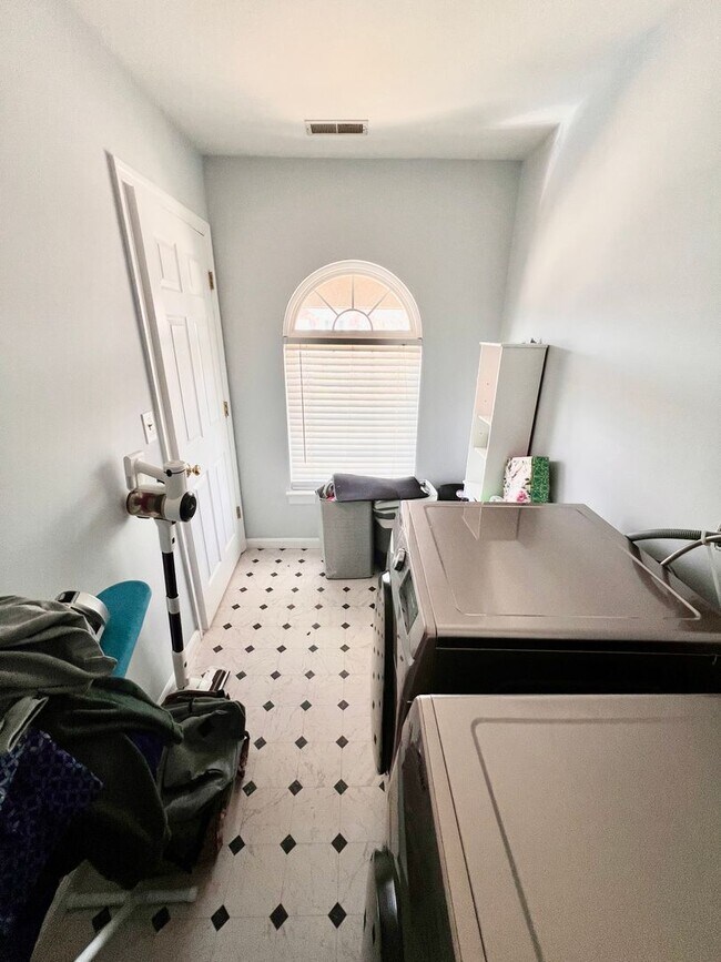 Building Photo - 1154 Spring Orchard Dr