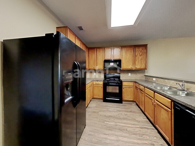 Building Photo - 4719 Blue Spruce Hill St