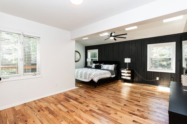 Building Photo - Ultra Modern Three Bedroom Home!