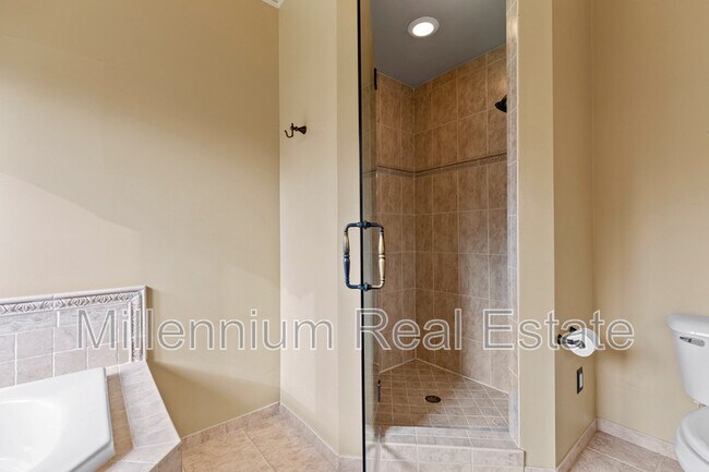 Building Photo - 64121 Turnberry Way