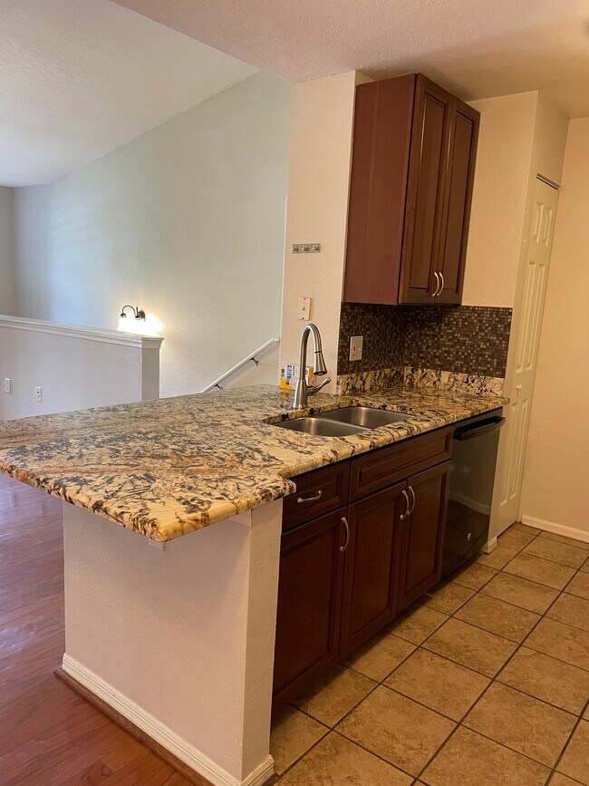 Building Photo - 8821 Manor Loop