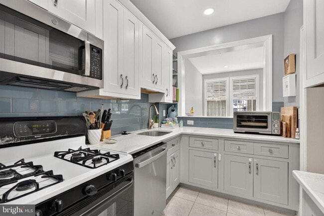 Building Photo - 3822 Beecher St NW