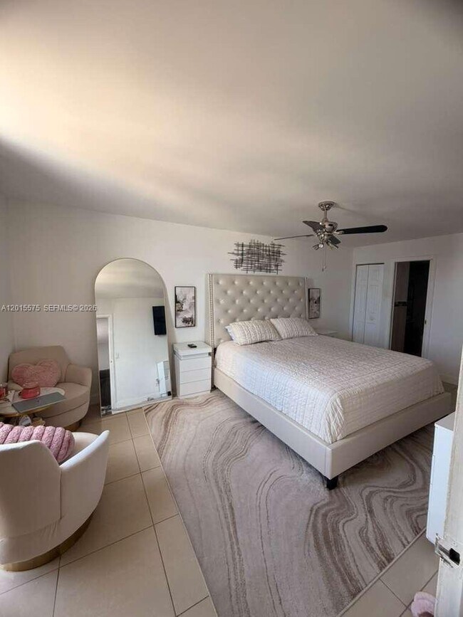 Building Photo - 13499 Biscayne Blvd