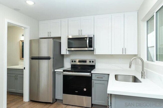 Building Photo - 1642 C Ave