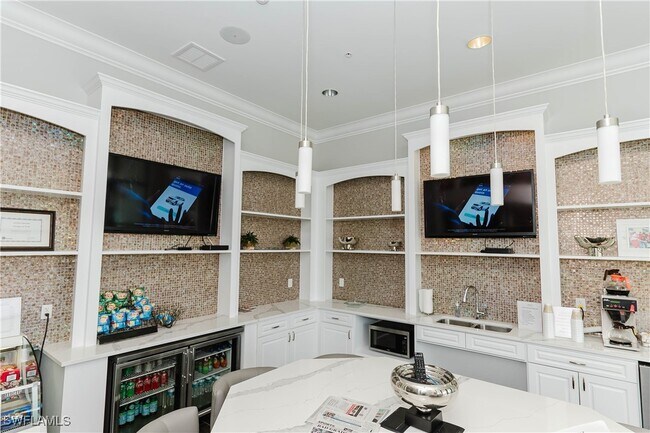 Building Photo - 5697 Mayflower Way
