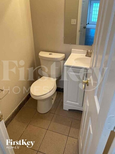 Building Photo - 1020 Forest Hills Dr SE