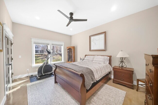 Building Photo - Fully Furnished | Asheville Area | 3–12 Month Leases Available