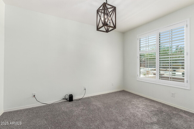 Building Photo - 17508 W Smt Dr