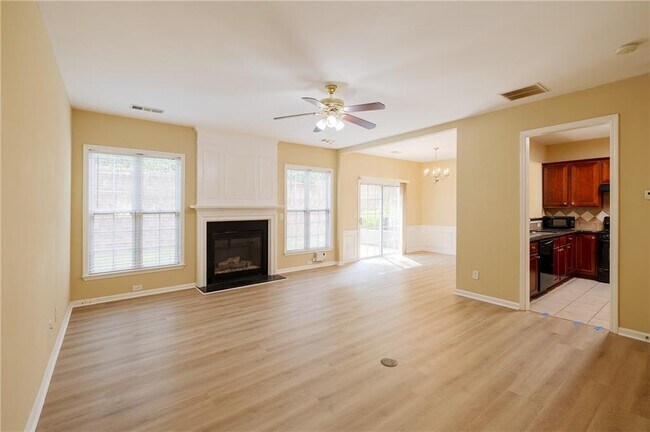 Building Photo - 2442 Fairlie Dr
