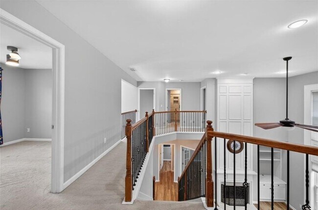 Building Photo - 740 Mayfair Ct