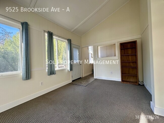 Building Photo - 9525 Brookside Ave