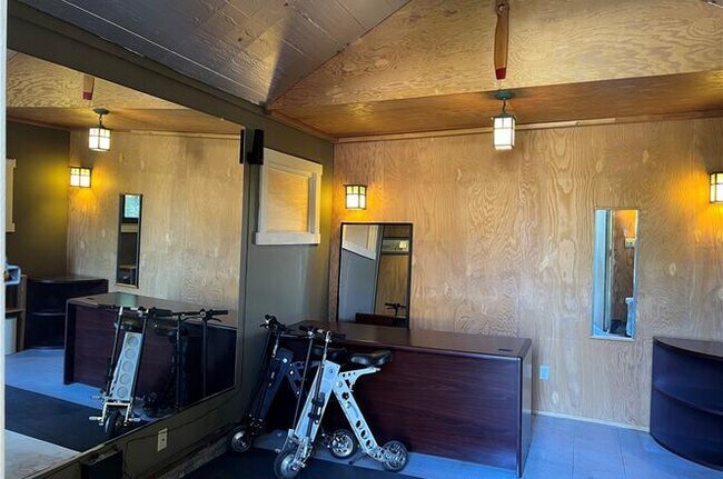 Building Photo - 1270 Mar Vista Ave