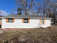 Building Photo - 1004 E Walnut St