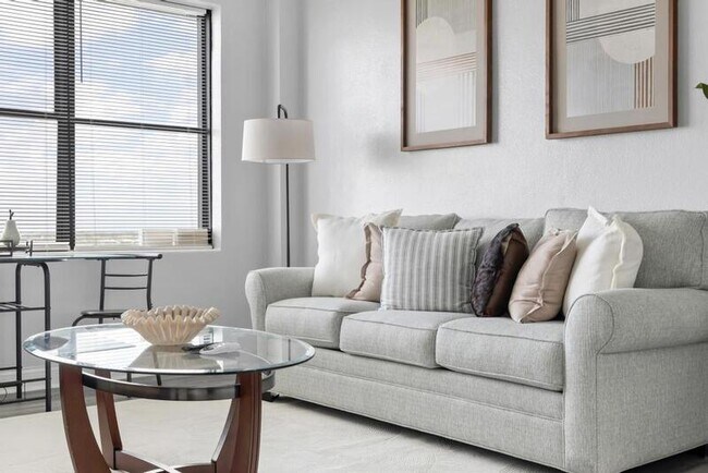 Building Photo - 311 W Ashley St