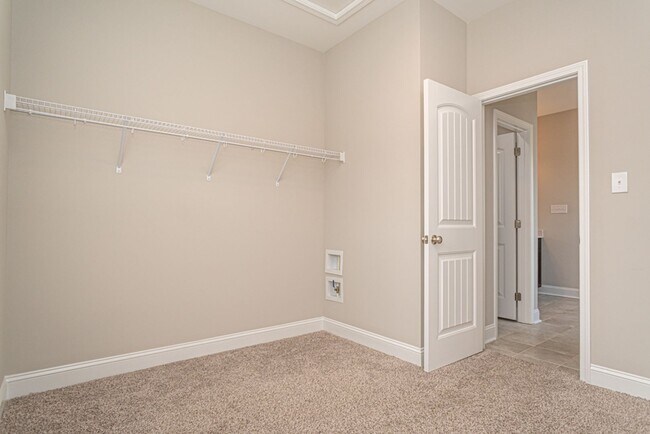 Building Photo - 5737 Pooh Ave