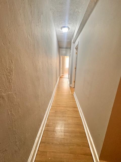 Building Photo - 228 N Kenwood Ave