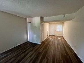 Building Photo - 3921 Grand Ave