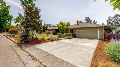 Building Photo - Coming Soon! Beautiful 4 bedroom 3 full ba...