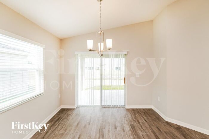 Building Photo - 121 Foxtail Loop