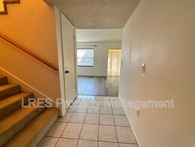 Building Photo - 106 Eastwind Ln