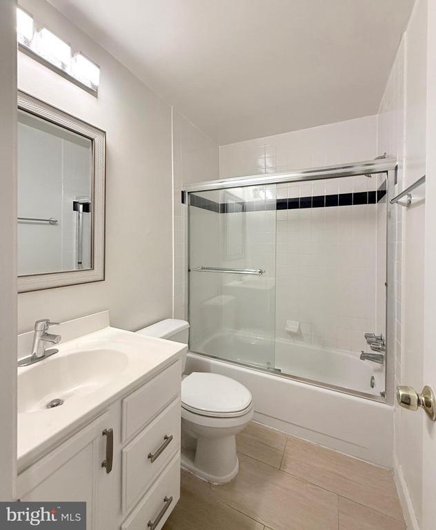 Building Photo - 10240 Arizona Cir