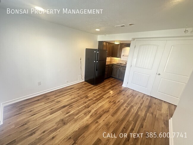 Building Photo - 1247 N Bridalwood Loop