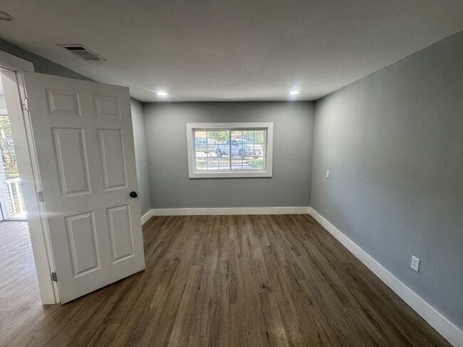 Building Photo - 207 Milton Rd