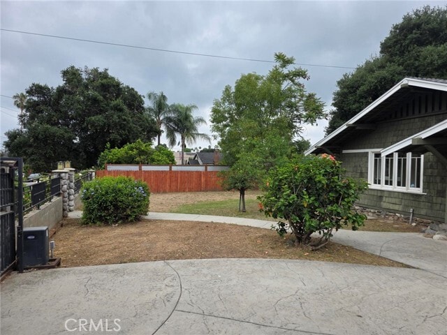 Building Photo - 2121 Garfield Ave