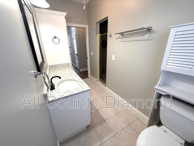 Building Photo - 12207 Lyndell Plantation Dr