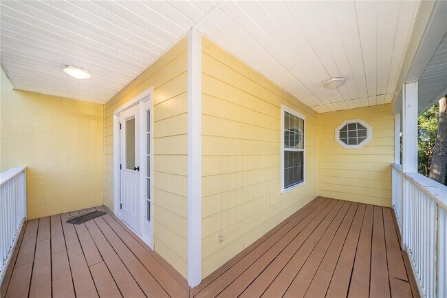 Building Photo - 224 Emory Pl